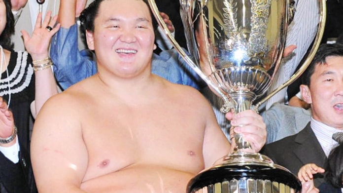 双葉山の69連勝に挑む白鵬 2横綱の類似点と相違点 日本経済新聞 双葉山の69連勝に挑む白鵬 2横綱の類似点と相違点 日本経済新聞