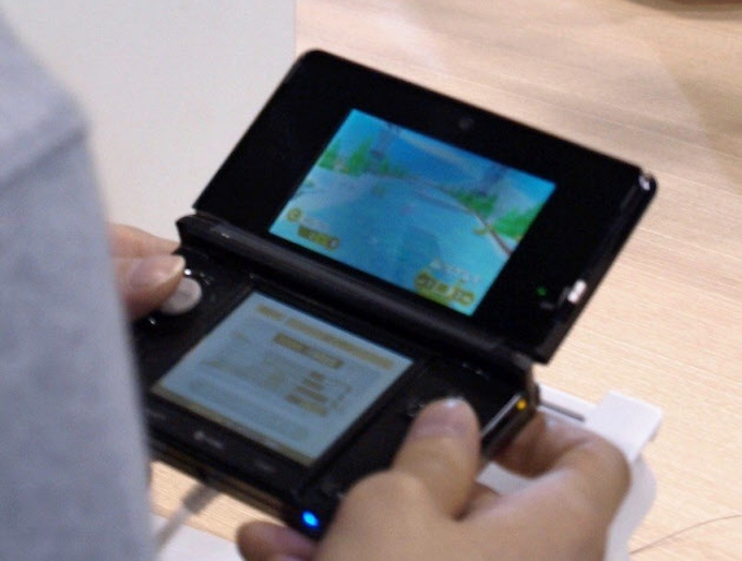 ニンテンドー3ds 注目ソフトの完成度 日本経済新聞