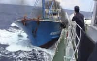 尖閣諸島沖の中国漁船衝突事件のビデオとみられる映像の写真（「ユーチューブ」から）