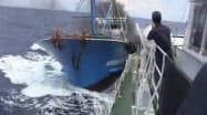 尖閣諸島沖の中国漁船衝突事件のビデオとみられる映像の写真(「ユーチューブ」から) 尖閣諸島沖の中国漁船衝突事件のビデオとみられる映像の写真(「ユーチューブ」から)