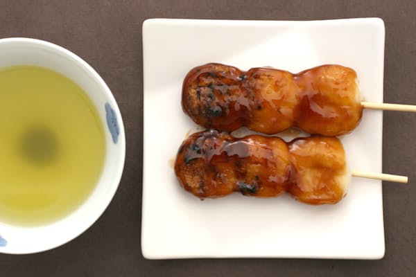 関西では常識 緑のおはぎ の不思議 三色おはぎに ごま がない Nikkei Style 関西では常識 緑のおはぎ の不思議 三色おはぎに ごま がない Nikkei Style