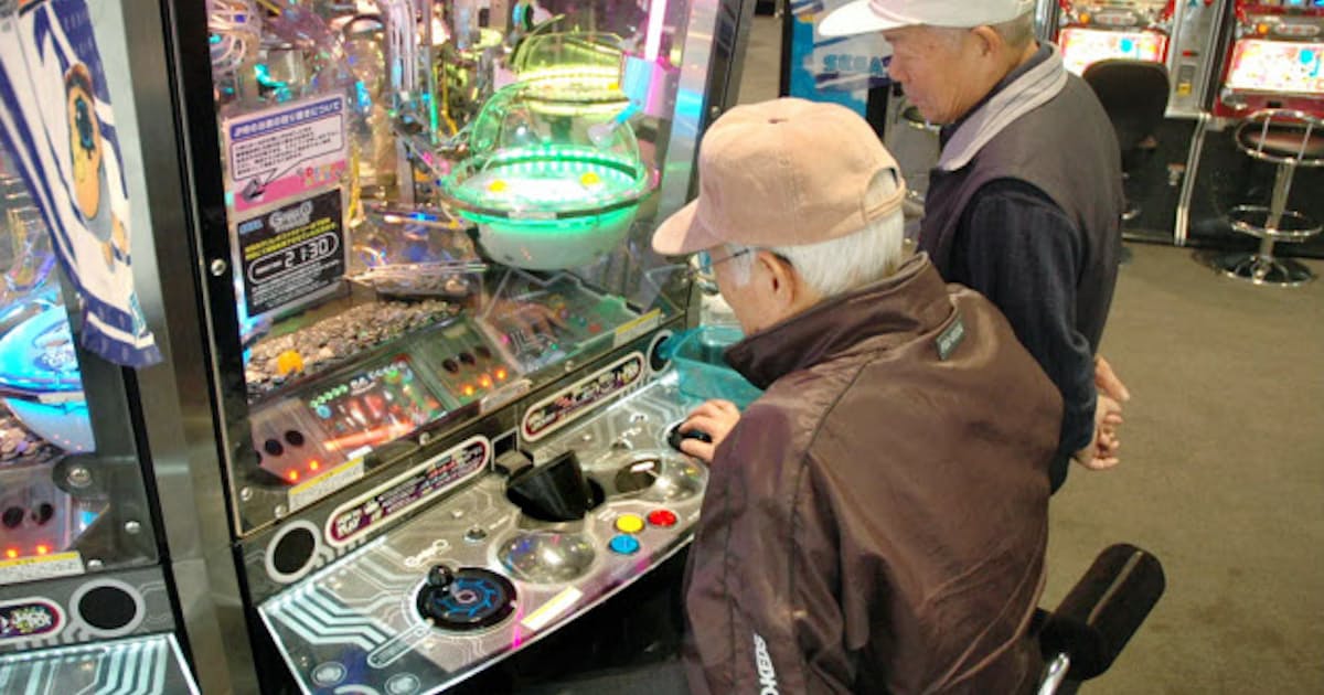 お年寄りがゲーセン集合 1日1000円 交流の場に 日本経済新聞 お年寄りがゲーセン集合 1日1000円 交流の場に 日本経済新聞