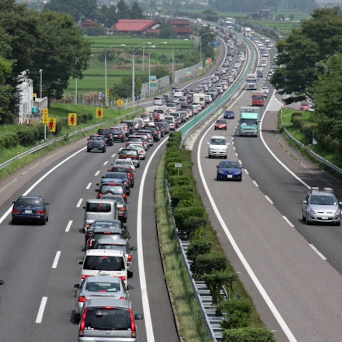 変わる高速道路の渋滞事情 予測のメカニズムとは 日本経済新聞