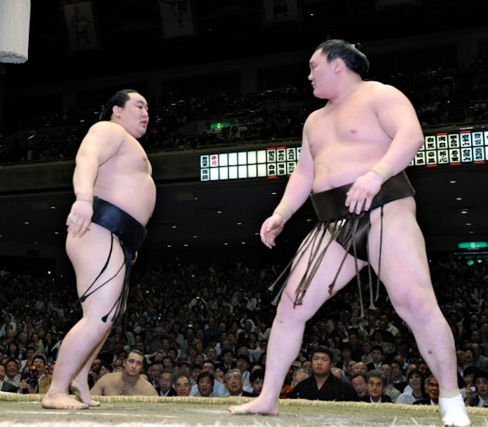 柔力と剛力 横綱白鵬 3 日本経済新聞 柔力と剛力 横綱白鵬 3 日本経済新聞