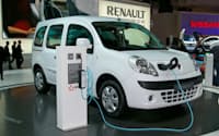 ルノーの電気自動車技術の流出先は特定されていないが…(パリ国際モーターショーに出展された電気自動車)