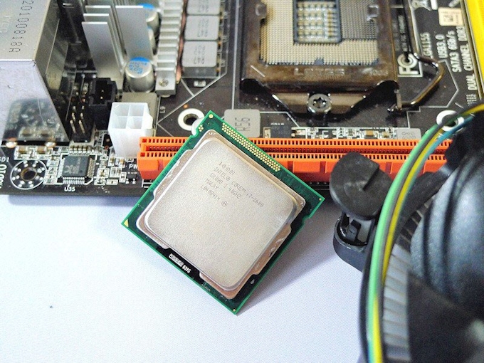 インテル新cpu 比較テストでわかった実力と弱点 日本経済新聞