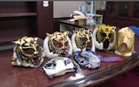 タイガーマスクの仮面は時期によって飾りなどが異なる