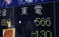 29日以降、東電株の出来高が膨らんでいる(29日午後、東京・八重洲)