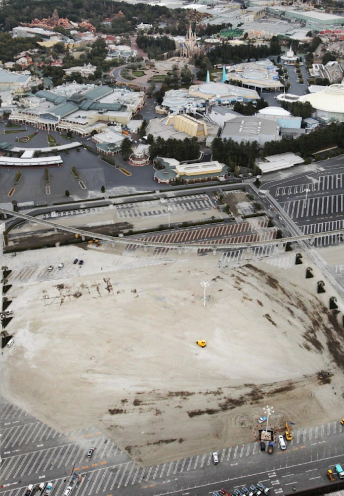 ディズニーランド 7万人の安全守ったアルバイト 日本経済新聞 ディズニーランド 7万人の安全守ったアルバイト 日本経済新聞