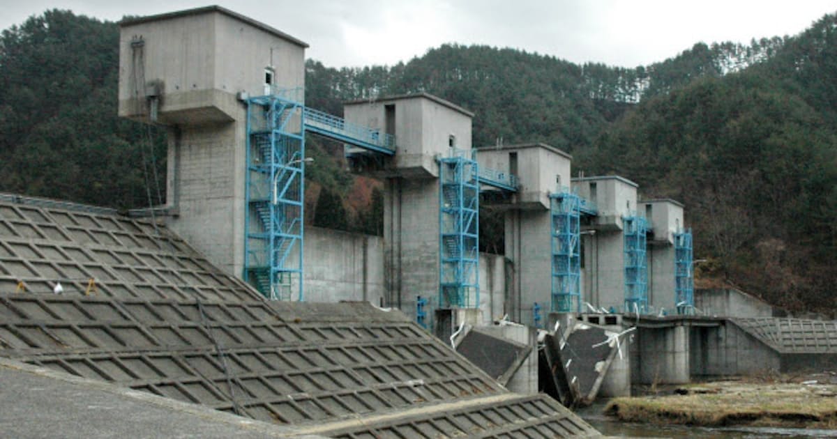 大津波から村を守った水門 元村長の強い意志 日本経済新聞 大津波から村を守った水門 元村長の強い意志 日本経済新聞