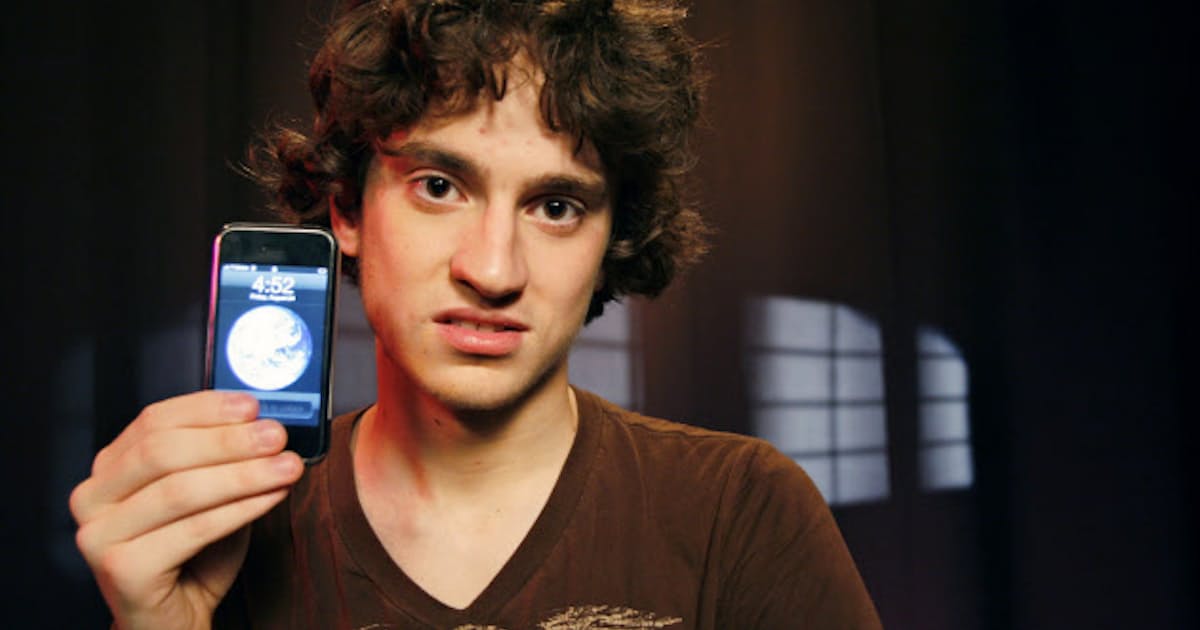 天才ハッカー ジョージ ホッツの素顔とは 日本経済新聞 天才ハッカー ジョージ ホッツの素顔とは 日本経済新聞