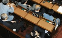 内閣不信任決議案を採決する衆院本会議に姿を見せなかった小沢元民主党代表の席(2日午後)
