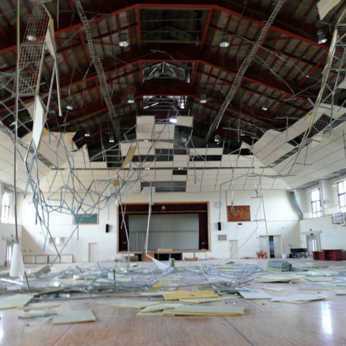 公立校1600校超 震災で天井落下 照明器具など耐震化遅れ 日本経済新聞 公立校1600校超 震災で天井落下 照明器具など耐震化遅れ 日本経済新聞