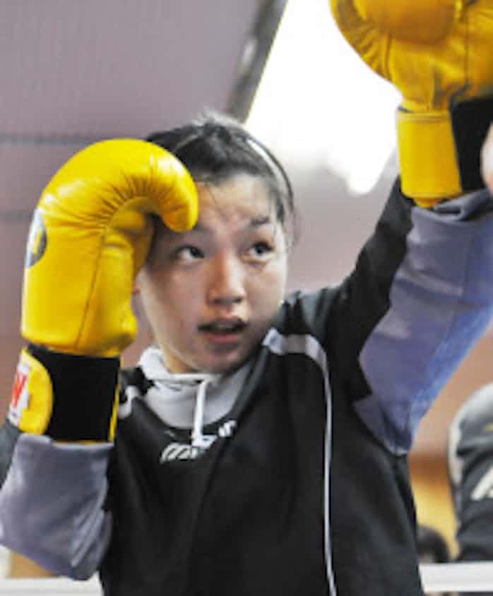 女子アマボクシング 期待の新星は中3生 日本経済新聞