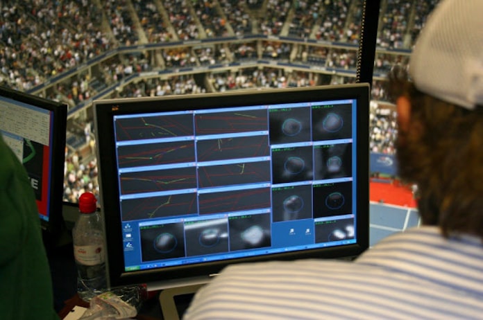 テニスやサッカー 弾道とらえる ハイテクの目 伝統より正確さ 日本経済新聞 テニスやサッカー 弾道とらえる ハイテクの目 伝統より正確さ 日本経済新聞