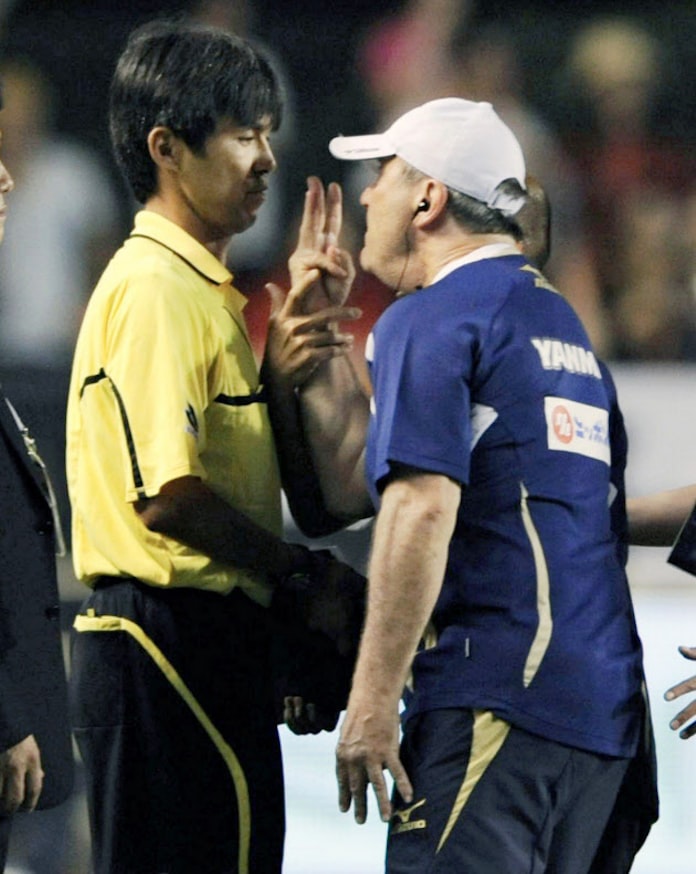 テニスやサッカー 弾道とらえる ハイテクの目 伝統より正確さ 日本経済新聞 テニスやサッカー 弾道とらえる ハイテクの目 伝統より正確さ 日本経済新聞