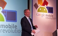 11年7月に来日した米グーグルのエリック・シュミット会長