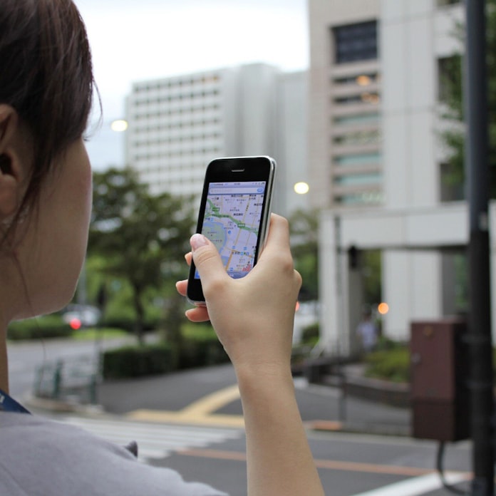 ロケハラ にご注意 位置情報サービスの落とし穴 日本経済新聞