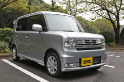トヨタ初の軽 ピクシススペース 発売 価格は112万円から 日本経済新聞