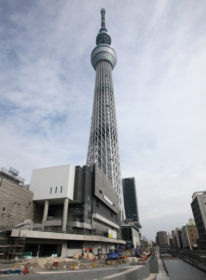 東京スカイツリー 世界一高いタワー でギネス認定 日本経済新聞 東京スカイツリー 世界一高いタワー でギネス認定 日本経済新聞