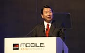 Mobile Asia Congressで講演するNTTドコモの山田隆持社長