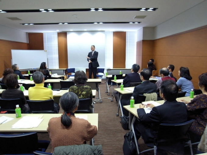 落語や料理教室 大阪 キタの銀行 富裕層争奪戦 日本経済新聞