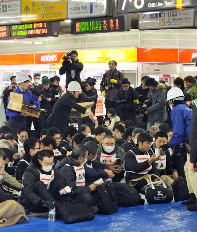 Jr東日本 帰宅困難者3万人収容 大震災どう乗り越える 1 日本経済新聞