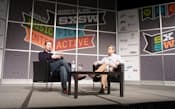 米AOLの創業者スティーブ・ケース氏(右)は、若手起業家が集まるイベント「SXSW」に登壇し、米経済における新興企業の重要性を訴えた(テキサス州オースティン市)