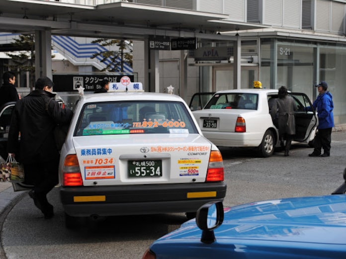 札幌のタクシー 収入年ぶり増加見通し 減車進み一定の効果 日本経済新聞 札幌のタクシー 収入年ぶり増加見通し 減車進み一定の効果 日本経済新聞