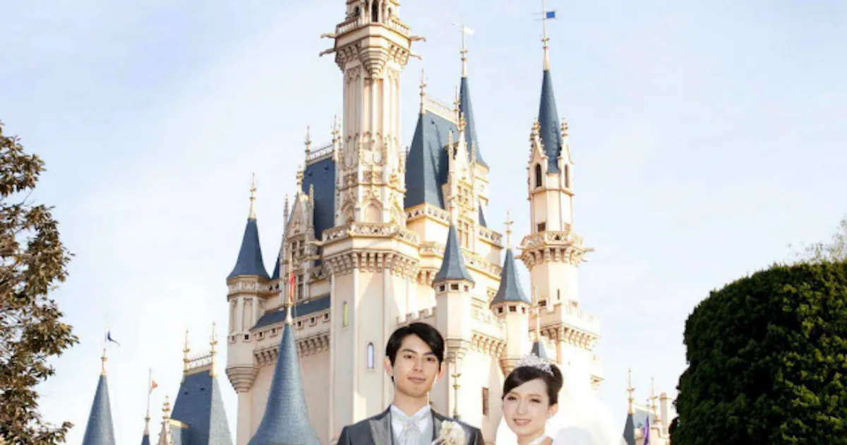 シンデレラ城 で結婚式 Tdlが1日1組限定 日本経済新聞 シンデレラ城 で結婚式 Tdlが1日1組限定 日本経済新聞
