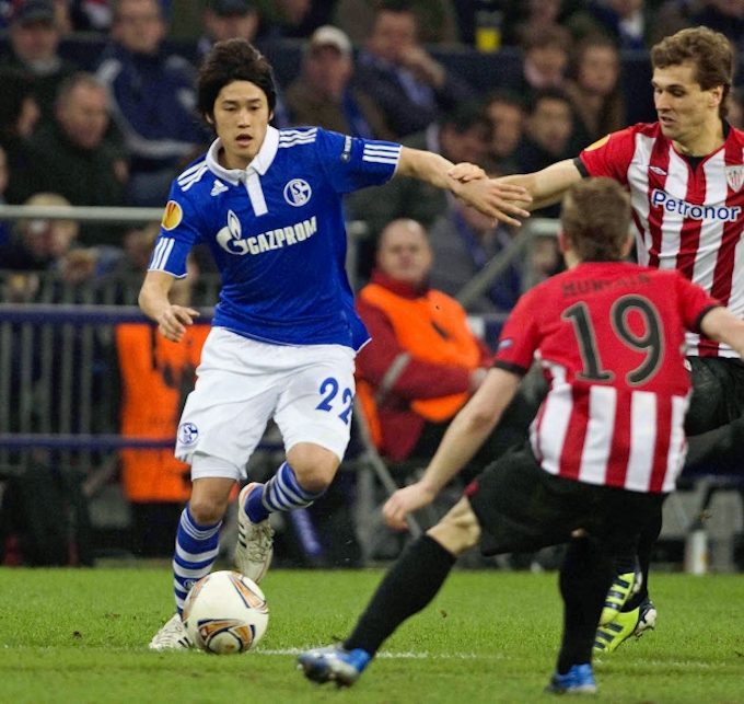 内田のシャルケは逆転負け 欧州リーグ準々決勝第1戦 日本経済新聞