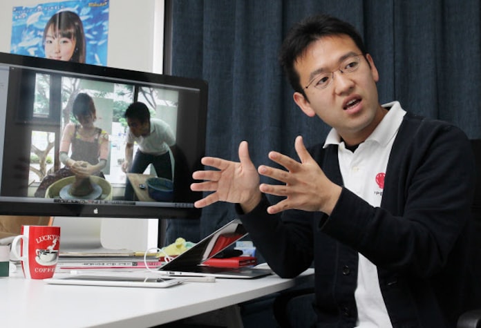 エアろくろ ブームに乗れ バズワードはこう使う 日本経済新聞 エアろくろ ブームに乗れ バズワードはこう使う 日本経済新聞