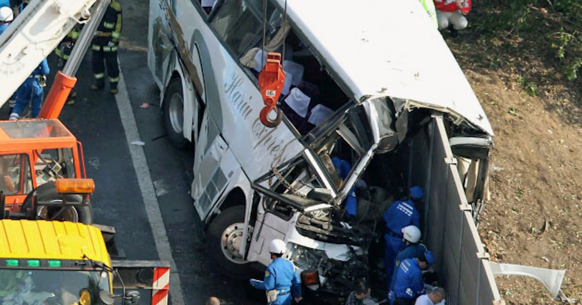 関越道でバス事故 7人死亡 ディズニー旅行の客ら 日本経済新聞 関越道でバス事故 7人死亡 ディズニー旅行の客ら 日本経済新聞
