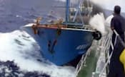 2010年9月、尖閣諸島沖で起きた中国漁船衝突事件をきっかけに、日中間に危機管理の枠組みをつくる話が浮上した。写真は動画共有サイト「ユーチューブ」に流れた同事件の画像