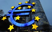 ユーロ危機によって「ひとつの欧州」を目指す理念が揺らいでいる（欧州中央銀行の本部前、独フランクフルト）