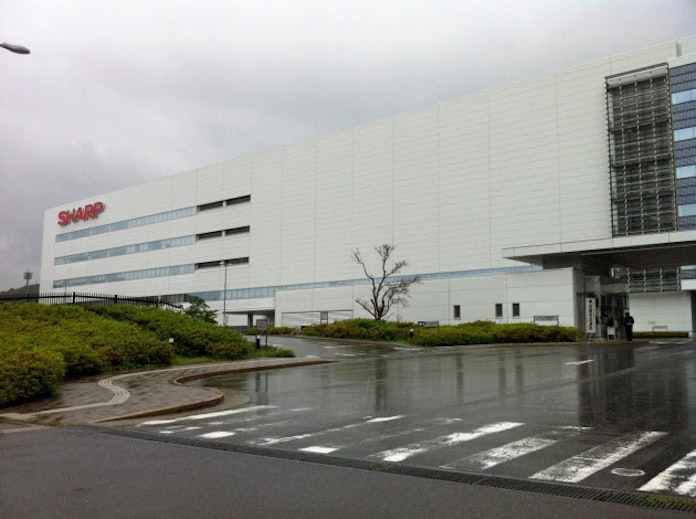 液晶城下町 亀山の苦悩 日本経済新聞