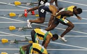 1レーンから8レーンまでの距離は約10mある（2011年8月に韓国で行われた世界陸上選手権の男子100m決勝）=AP