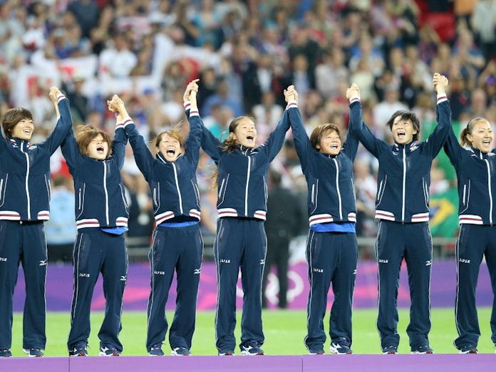 なでしこ 誇れる銀 世界に伝えた女子サッカーの魅力 日本経済新聞 なでしこ 誇れる銀 世界に伝えた女子サッカーの魅力 日本経済新聞