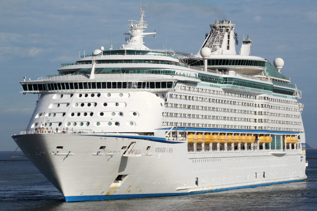 巨大クルーズ船 大衆化に乗る中国客 日本経済新聞 巨大クルーズ船 大衆化に乗る中国客 日本経済新聞