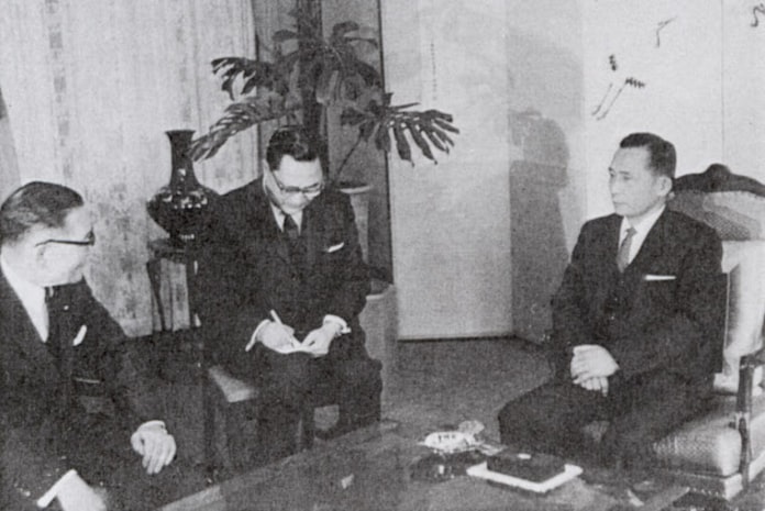 川島派を継承 自民党副総裁に 日本経済新聞