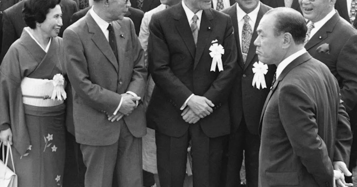 川島派を継承 自民党副総裁に 日本経済新聞