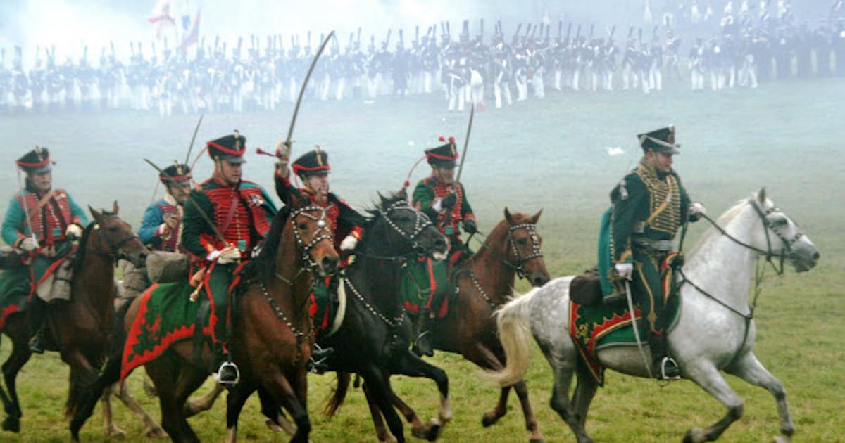 ナポレオン撃退0年 ロシア 古戦場で戦い再現 日本経済新聞 ナポレオン撃退0年 ロシア 古戦場で戦い再現 日本経済新聞