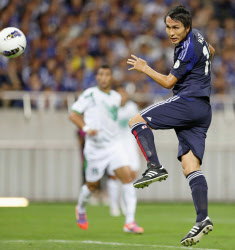 日本 1 0でイラク破る サッカーw杯最終予選 日本経済新聞