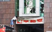 暴徒化した反日デモ隊に襲われた日系百貨店「平和堂」（9月15日、中国湖南省長沙）=共同