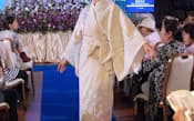 葬祭会館「ラステル新横浜」での仏衣のファッションショー(横浜市港北区)