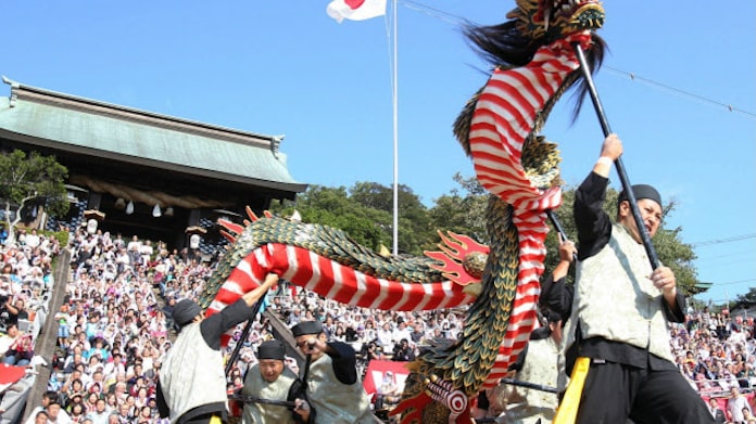 秋を彩る 長崎くんち 始まる もってこーい の掛け声 日本経済新聞 秋を彩る 長崎くんち 始まる もってこーい の掛け声 日本経済新聞