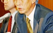 NTTドコモ副社長当時の津田氏（2002年11月5日）
