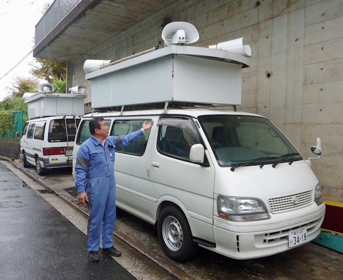 候補者 センシャ で走る 寝泊まり幹部も登場 日本経済新聞 候補者 センシャ で走る 寝泊まり幹部も登場 日本経済新聞
