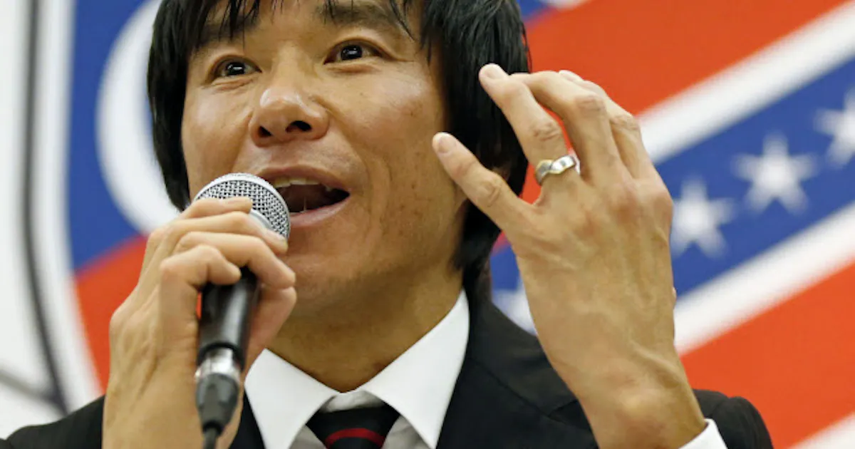 ゴン中山 勝負のステージに立てない 引退を表明 日本経済新聞 ゴン中山 勝負のステージに立てない 引退を表明 日本経済新聞