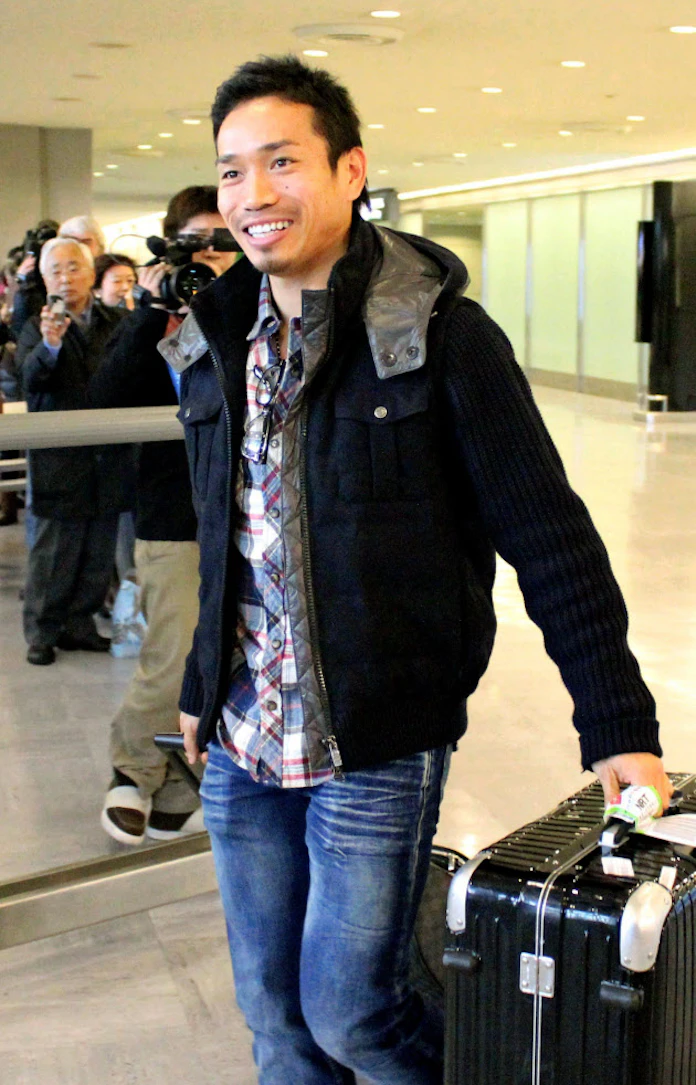 長友が一時帰国 手応えつかんだ年だった 日本経済新聞 長友が一時帰国 手応えつかんだ年だった 日本経済新聞